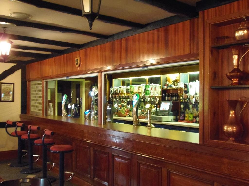 Lakeside Continental Hotel Camberley Esterno foto