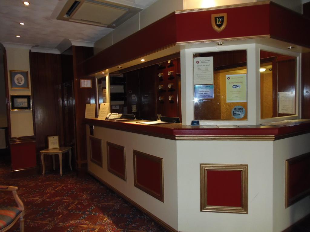 Lakeside Continental Hotel Camberley Esterno foto