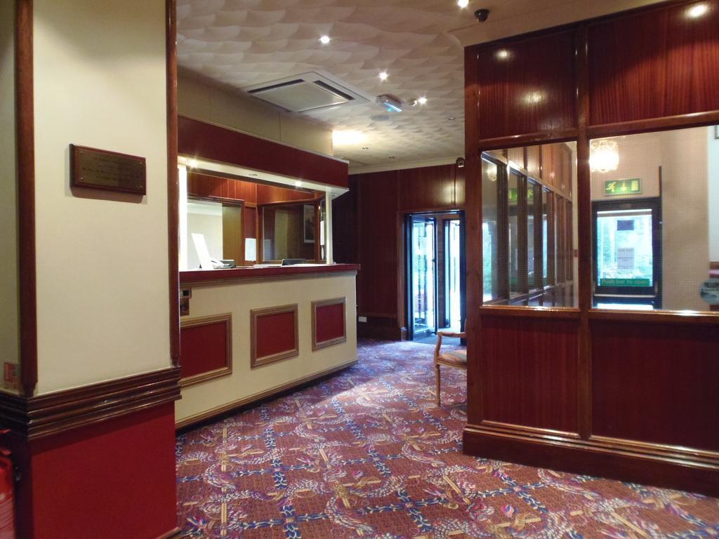 Lakeside Continental Hotel Camberley Esterno foto